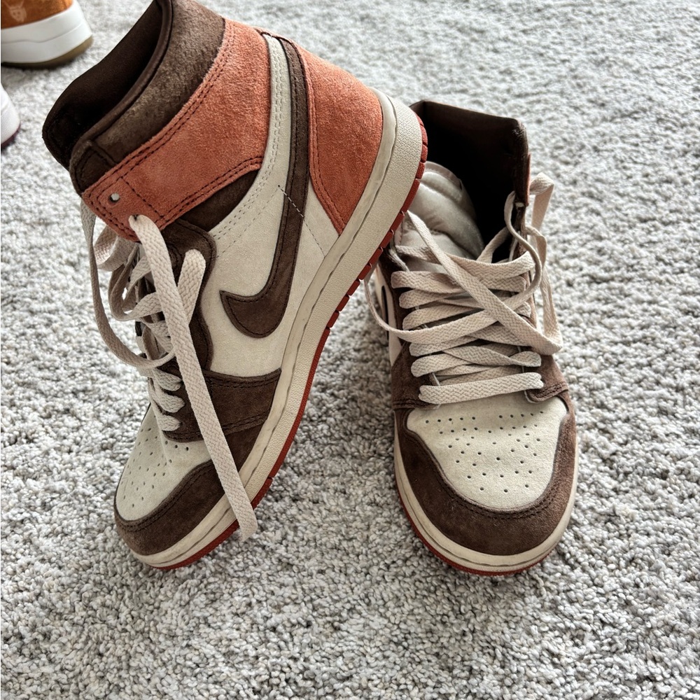 Nike Women's Sneakers in Brown and Cream